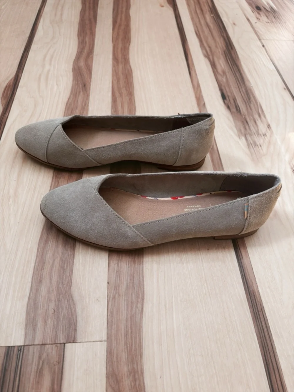 Toms Suede Flats